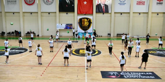 Sporla Dolu Bir Yaz
