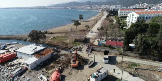 Büyükşehir’den Güre Sahil Yolu’nda hummalı çalışma