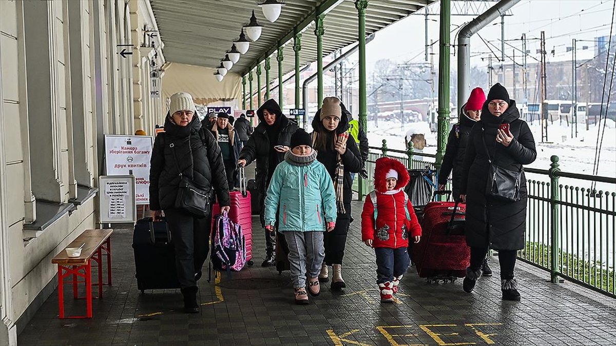 ab-oturma-ve-calisma-iznini-duzenleyen-kurallari-guncelliyor-kalCKUtQ.jpg