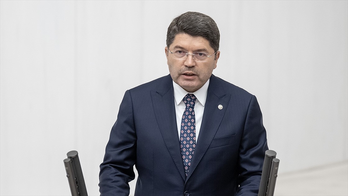 adalet-bakani-tunctan-burokratlara-turkiye-yuzyilina-ozel-proje-talimati-RfmyiRmH.jpg