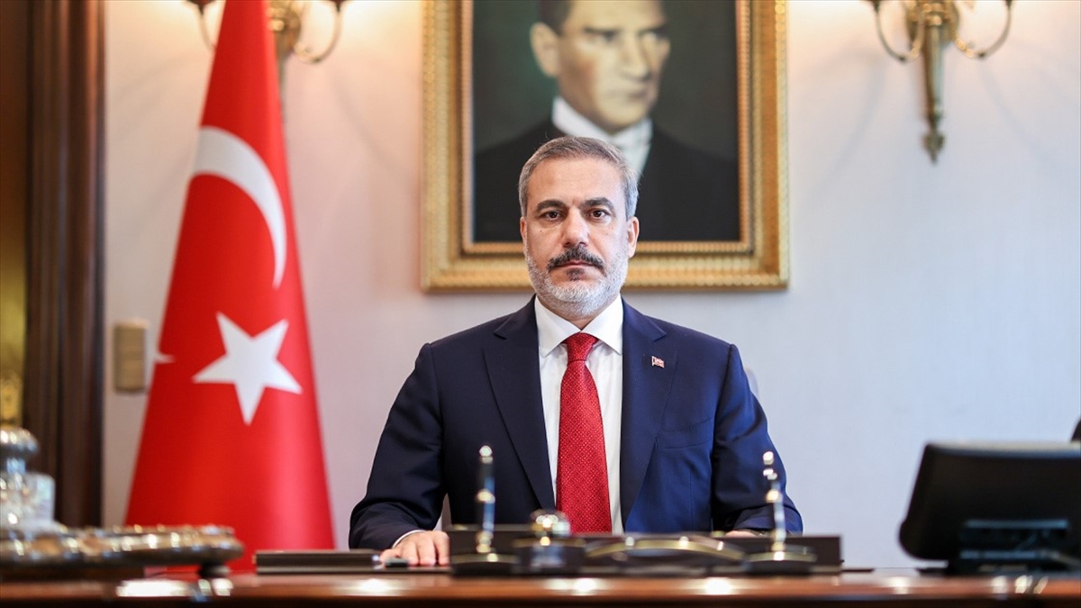 alman-medyasi-disisleri-bakani-hakan-fidani-tanitti-XNJa3LWG.jpg