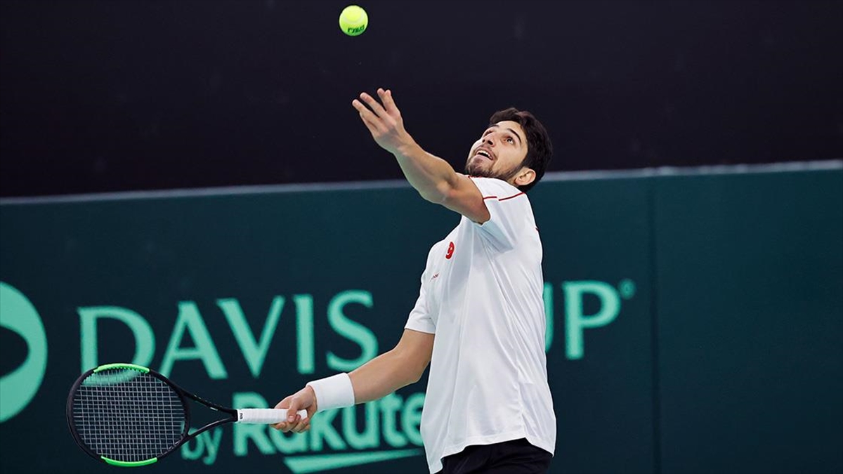 altug-celikbilek-wimbledon-elemelerinde-2-tura-cikti-A9jJKxFl.jpg