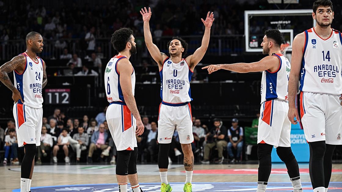 anadolu-efes-basketbol-super-liginde-16-sampiyonluk-icin-sahaya-cikiyor-OF3sC1PK.jpg
