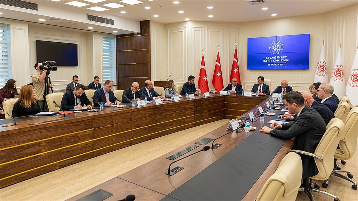 asgari-ucret-tespit-komisyonu-ikinci-toplantisini-19-haziranda-yapacak-tsCFTrGP.jpg