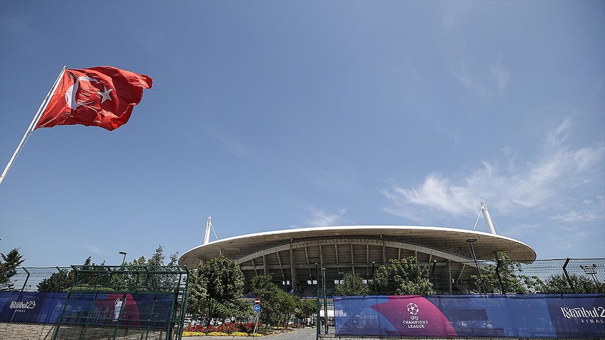 ataturk-olimpiyat-stadi-uefa-sampiyonlar-ligi-finalini-bekliyor-RXwNOucz.jpg