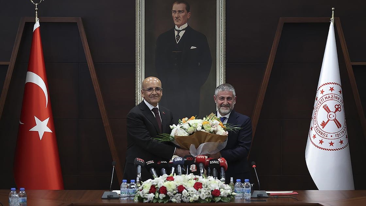bakan-simsek-seffaflik-tutarlilik-ongorulebilirlik-ve-uluslararasi-normlara-uygunluk-temel-ilkelerimiz-olacak-Sh6N57DO.jpg