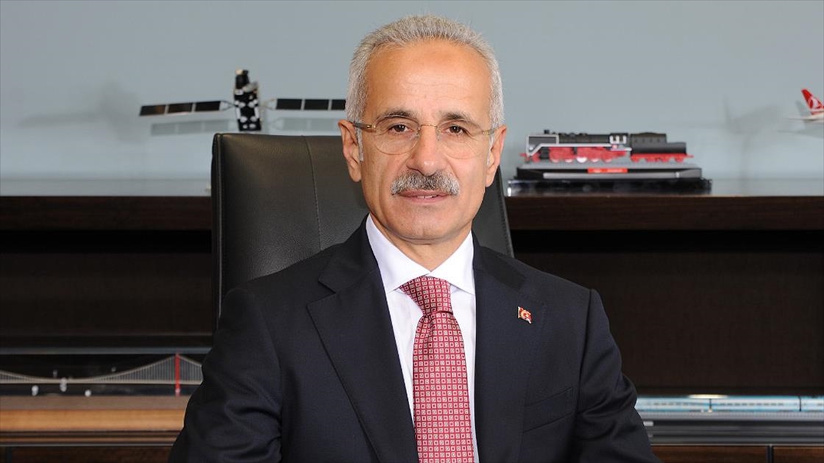 bakan-uraloglu-turkiyenin-sagladigi-guvenceyle-acilan-tahil-koridoru-bircok-ulkeye-yarar-sagladi-wXjx4rIV.jpg