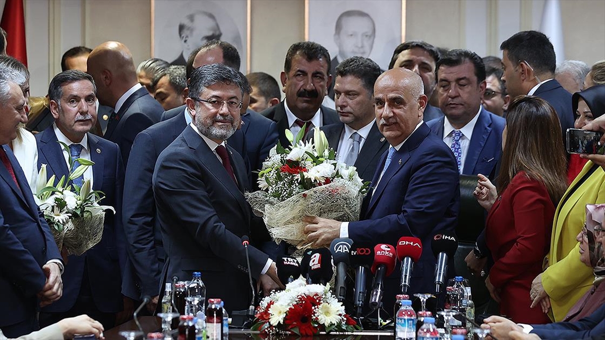 bakan-yumakli-uretimden-tuketime-her-asama-icin-planladigimiz-yapisal-reformlarimizi-hayata-gecirecegiz-W9eMuWbt.jpg