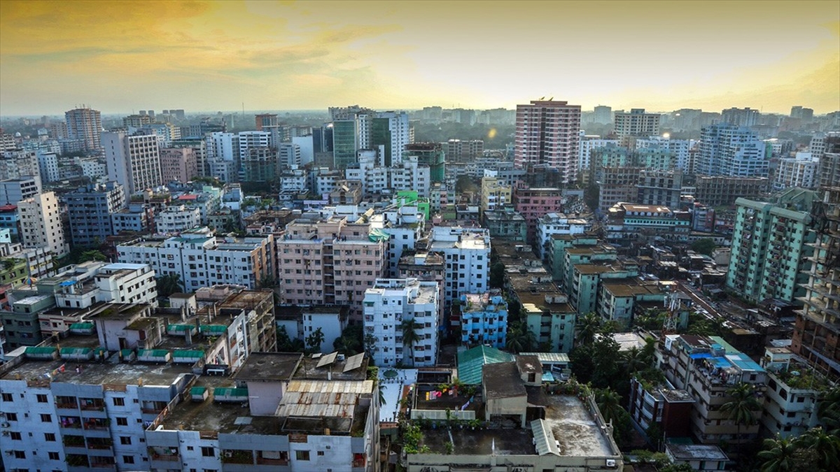bangladeste-asiri-sicaklar-nedeniyle-ilkokullarda-egitime-ara-verildi-QIjLtExA.jpg