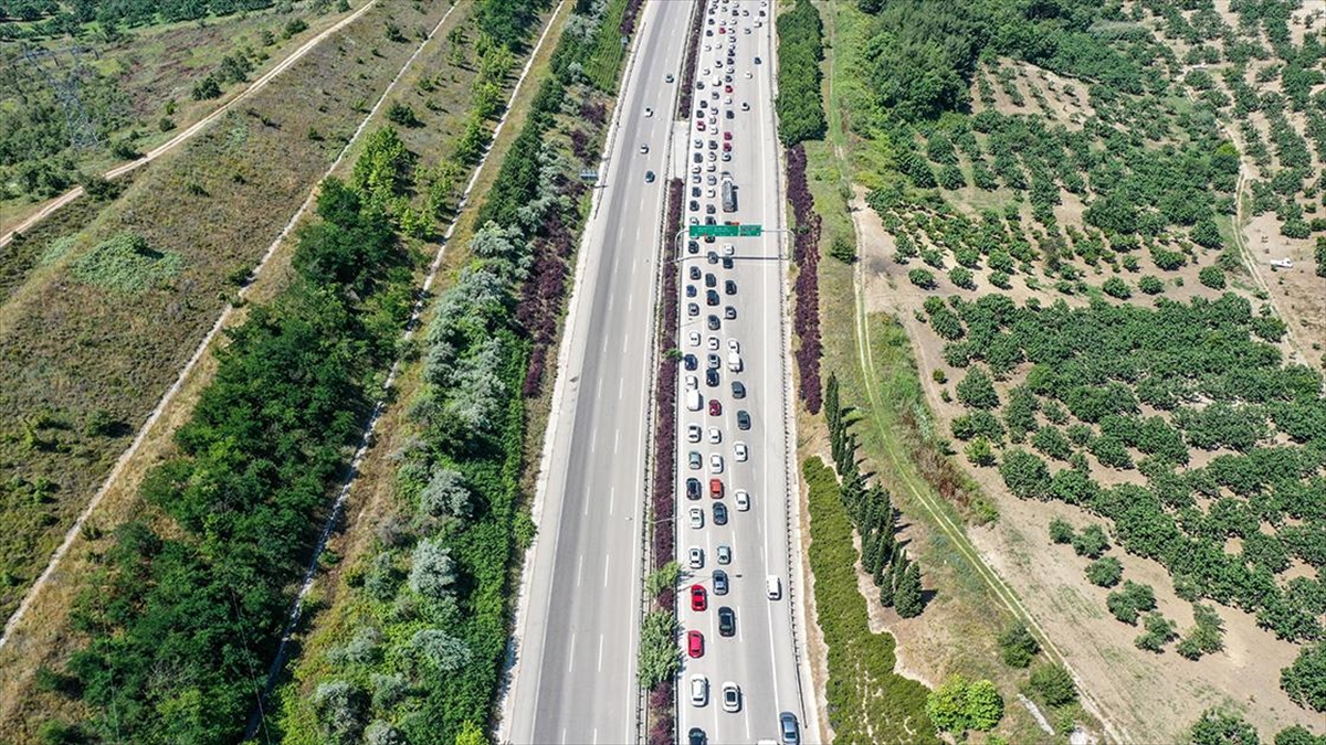 bayram-tatilinde-yol-guvenligi-30-bin-529-personelle-saglanacak-lBncm4vF.jpg