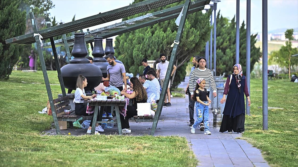 bayram-tatilini-ankarada-gecirenler-mesire-alanlarini-tercih-etti-Sqtlqqtu.jpg