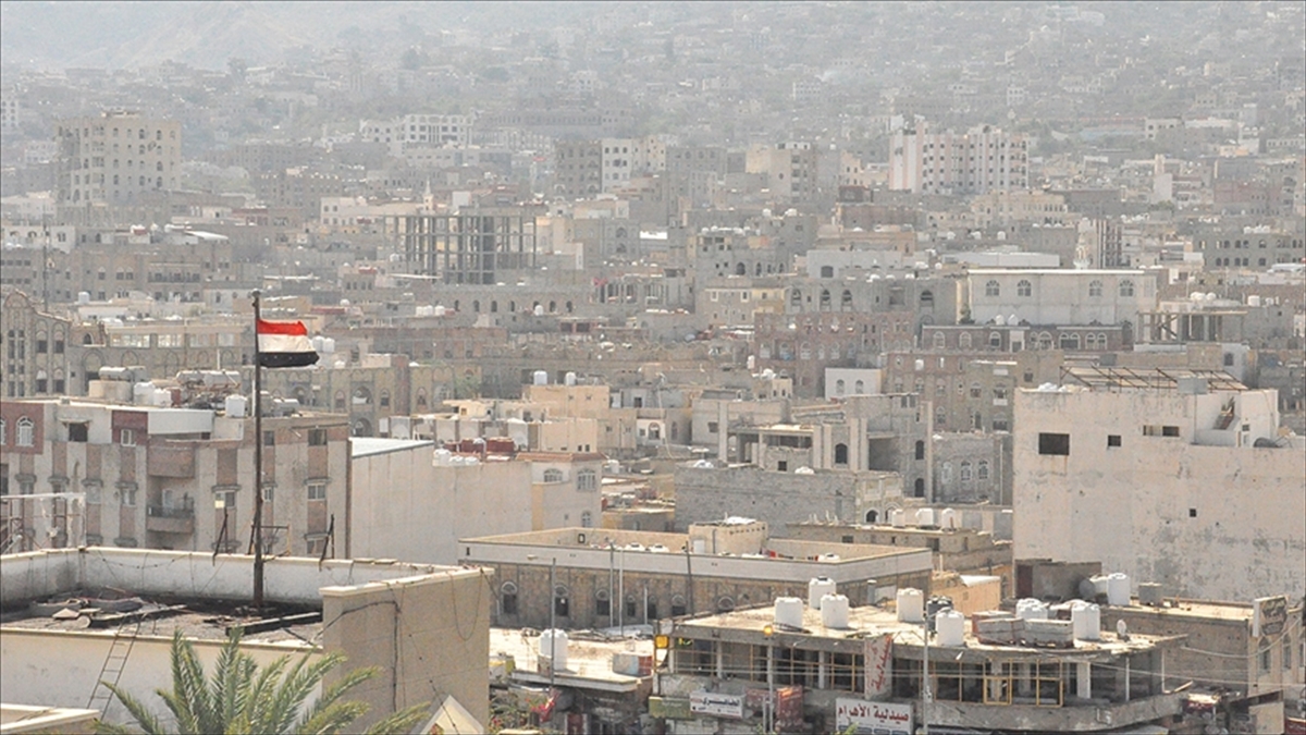 bmnin-baris-icin-caba-sarf-ettigi-yemende-catismalar-yeniden-alevlendi-1uX2K2nl.jpg