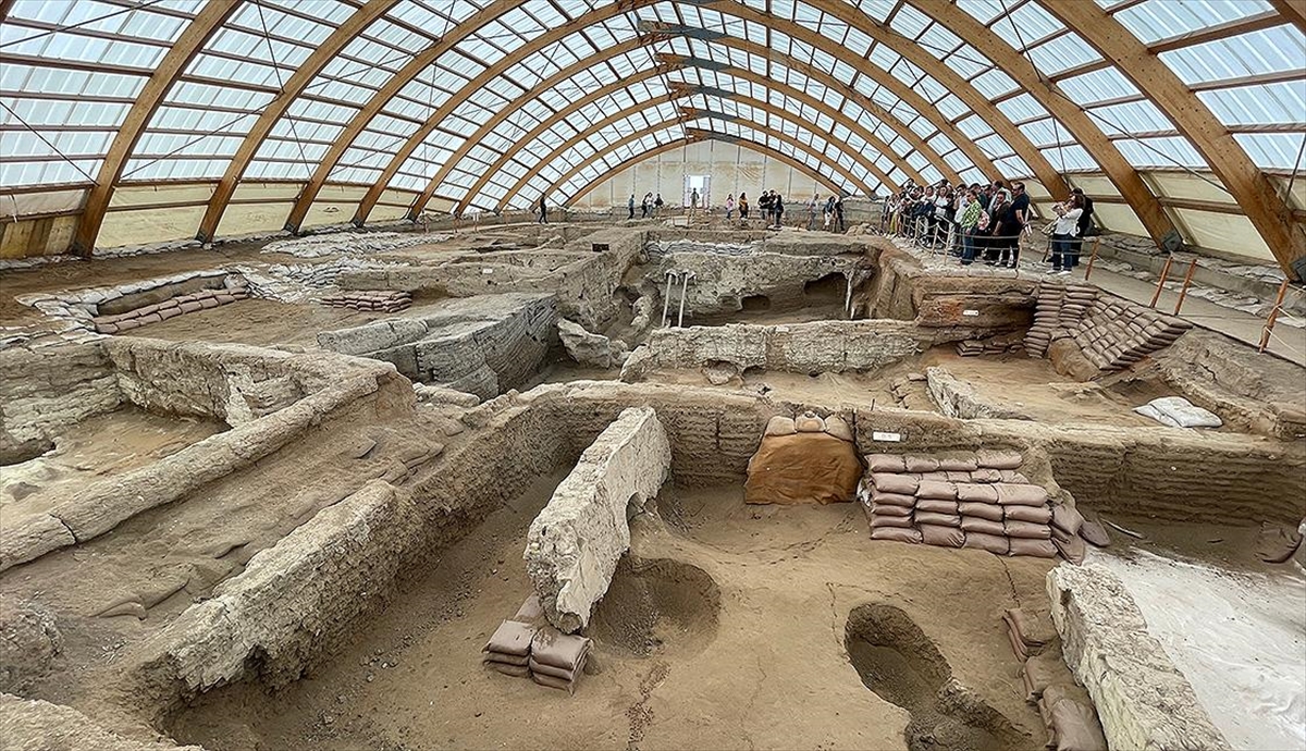 catalhoyuk-yeni-buluntu-ve-teshir-alanlariyla-daha-cok-ziyaretci-cekecek-QJBd4q1E.jpg