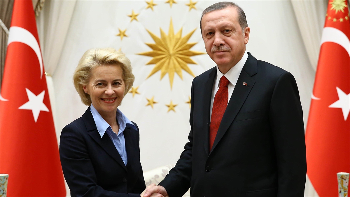 cumhurbaskani-erdogan-ab-komisyonu-baskani-von-der-leyen-ile-telefonda-gorustu-YkTsOwkb.jpg
