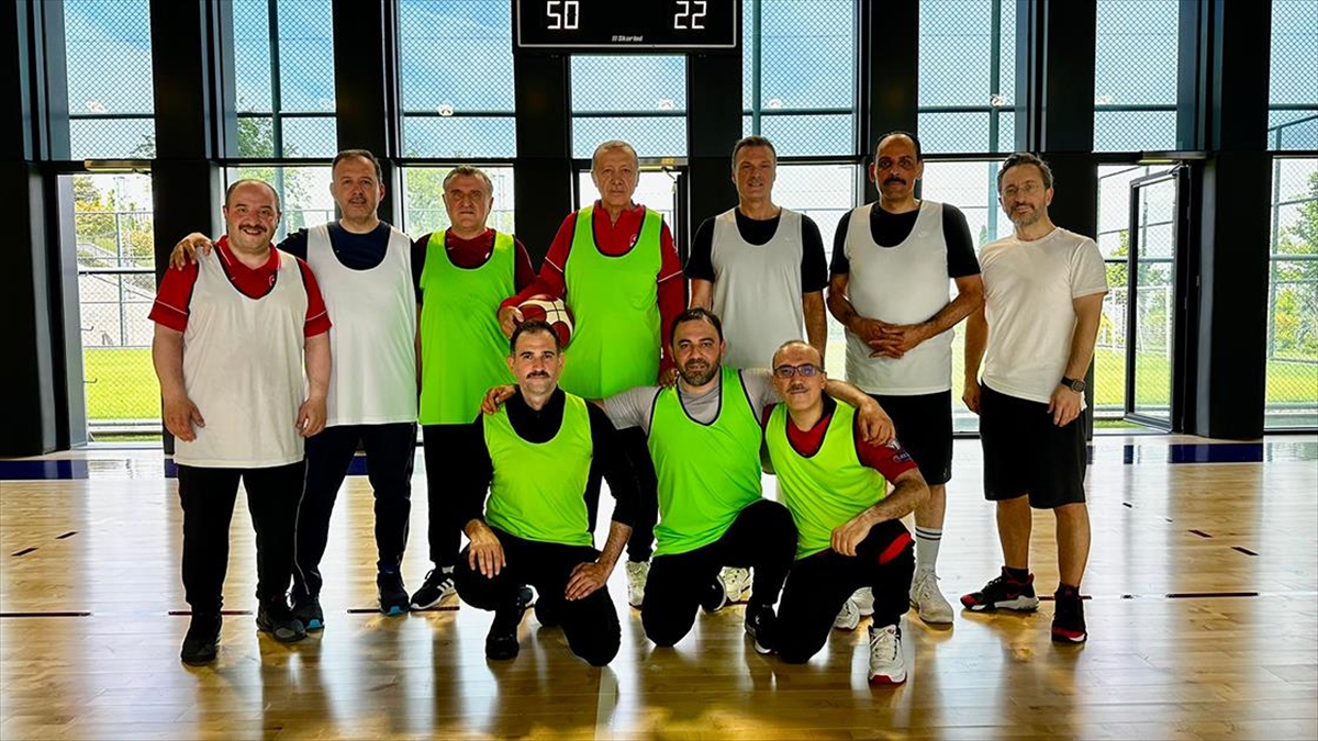 cumhurbaskani-erdogan-basketbol-maci-yapti-zE6Ccvz3.jpg