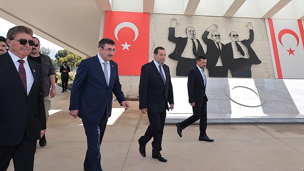 cumhurbaskani-yardimcisi-yilmaz-turkiye-kktcyi-asla-yalniz-birakmayacaktir-Q7pUKgQC.jpg