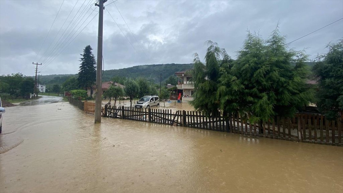 duzcede-saganak-su-baskinlarina-neden-oldu-mV2O97uw.jpg