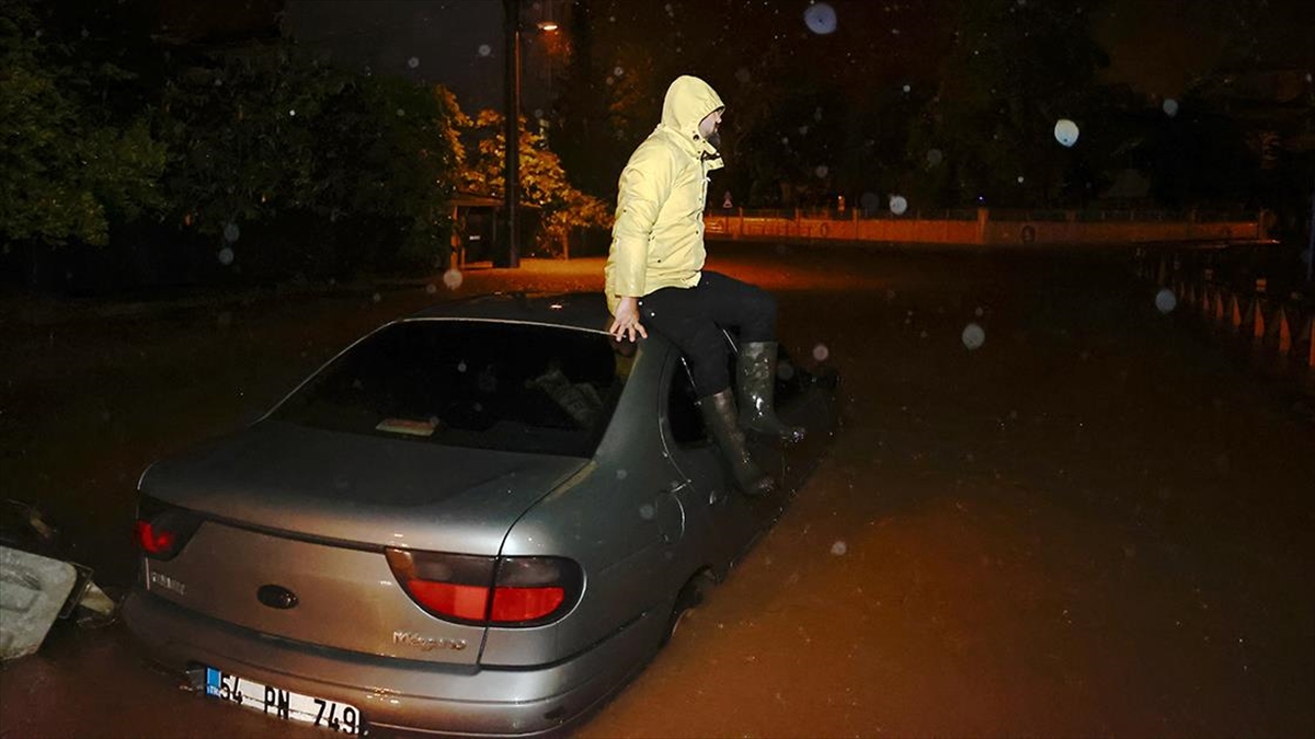 duzcede-saganak-taskinlara-neden-oldu-WPRze5Ex.jpg