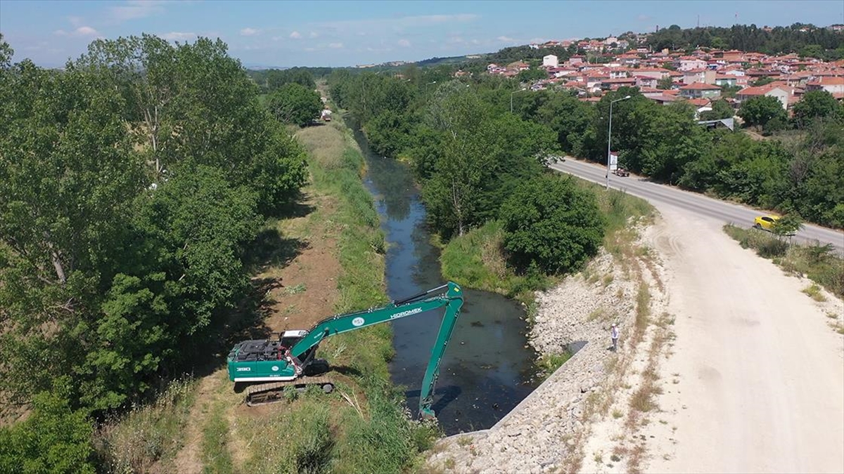 edirnede-kirlilikle-gundeme-gelen-drenaj-kanali-temizlendi-Faqnfkjk.jpg
