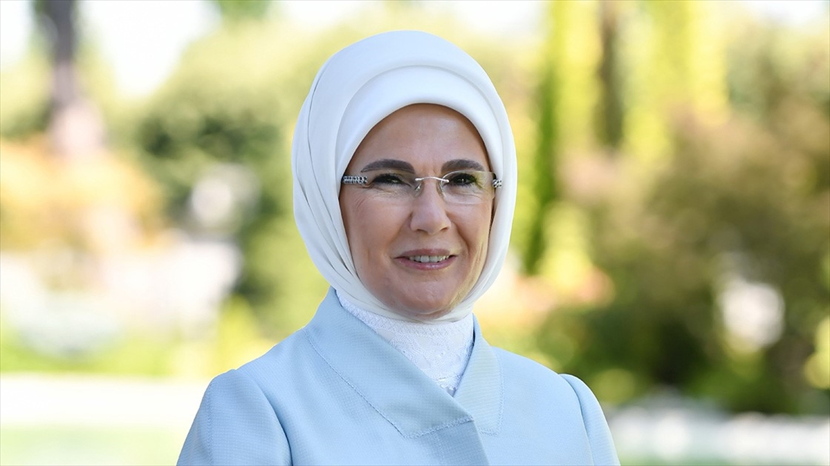 emine-erdogan-kastamonulu-genc-ciftciyi-tebrik-etti-vP2JaxuP.jpg