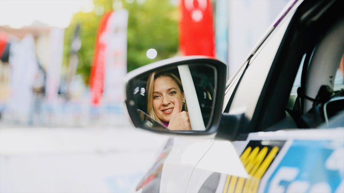 engelli-ralli-pilotu-kubra-denizci-turkiyeyi-avrupada-temsil-etmeye-odaklandi-35F4iTId.jpg