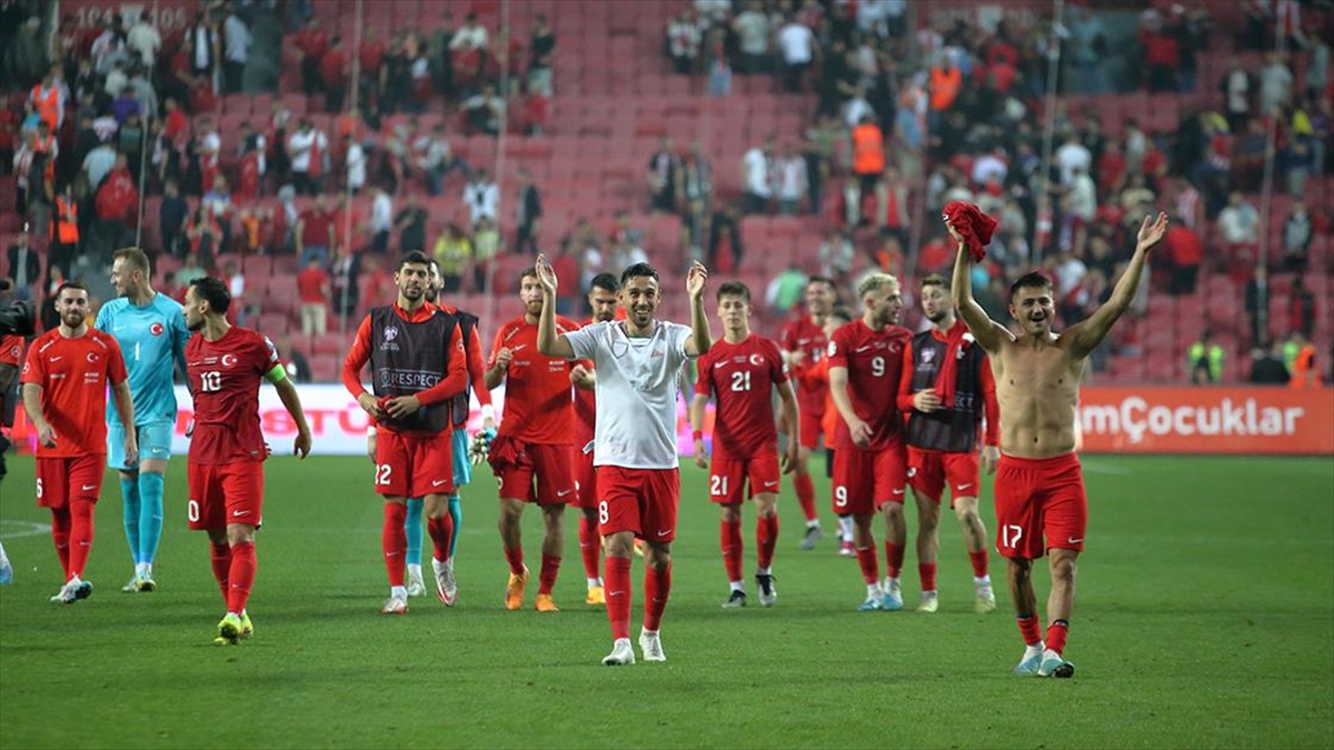 euro-2024-elemelerinde-turkiyenin-galleri-yenmesi-ada-basininda-genis-yer-buldu-qWZbVlzD.jpg