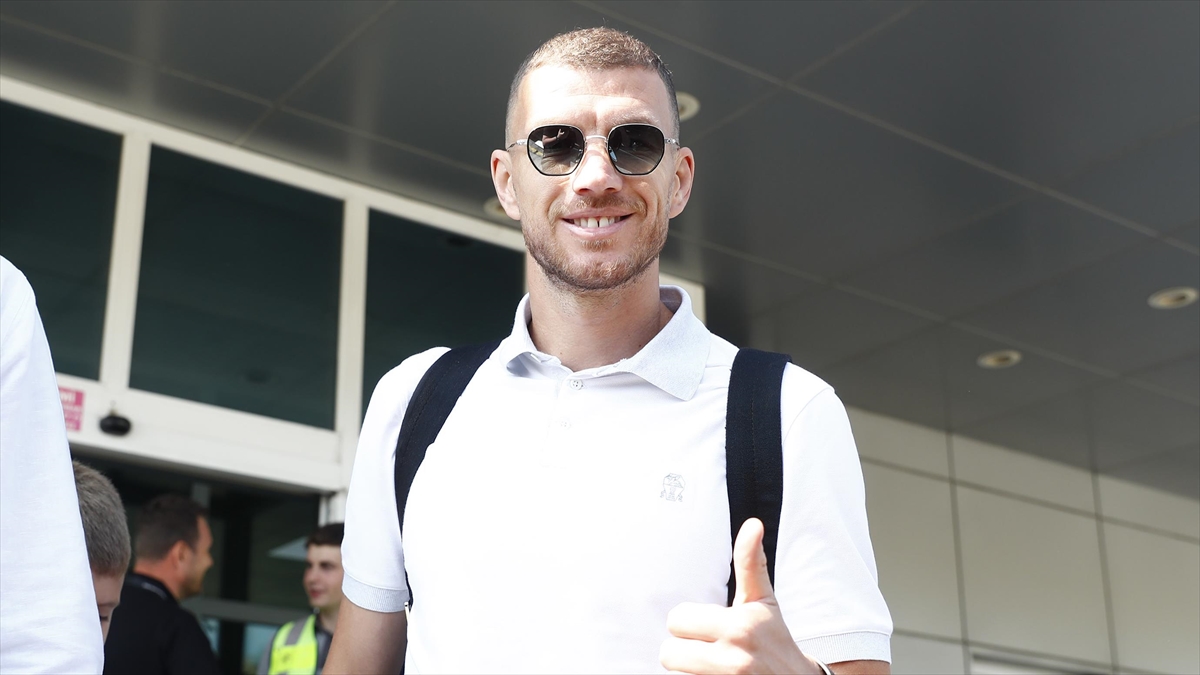 fenerbahce-edin-dzeko-transferini-kapa-bildirdi-AXf5hSEr.jpg