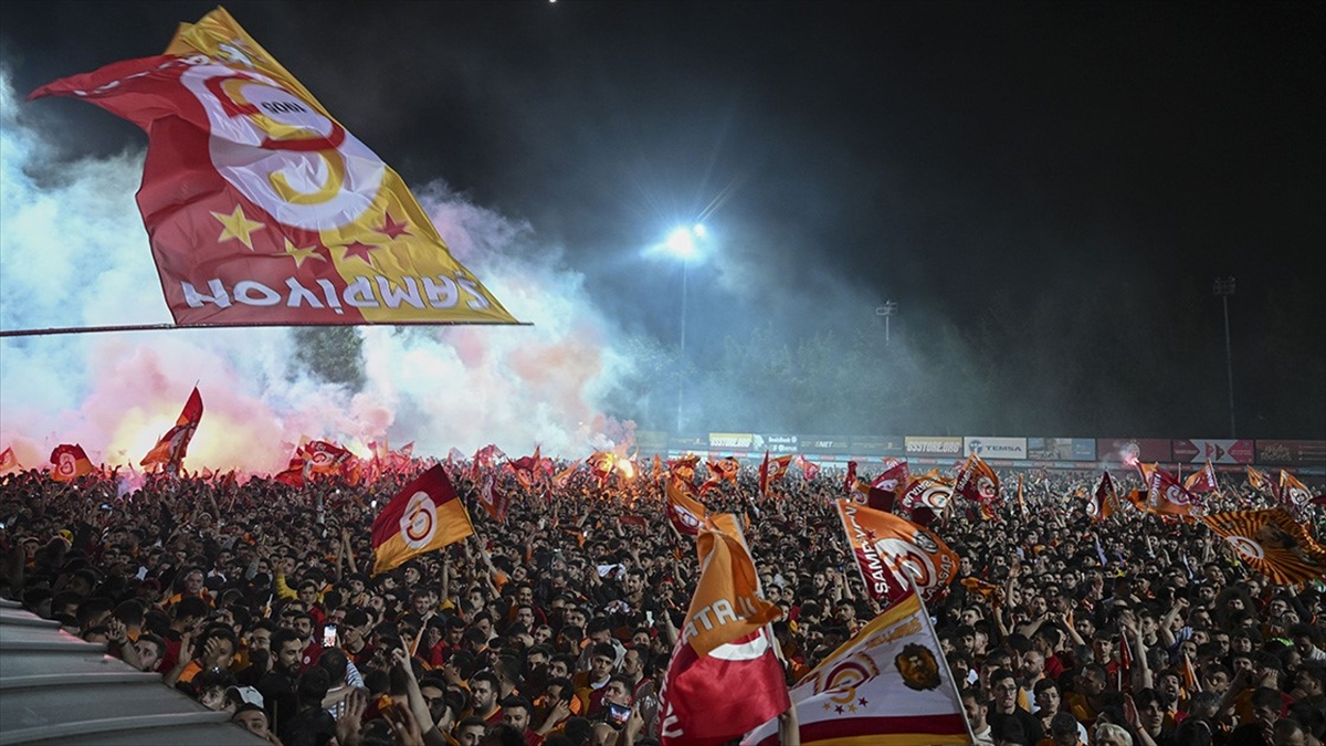 galatasaraya-sampiyonluk-kupasini-derbi-macin-ardindan-tff-baskani-buyukeksi-verecek-uT9aYC5g.jpg