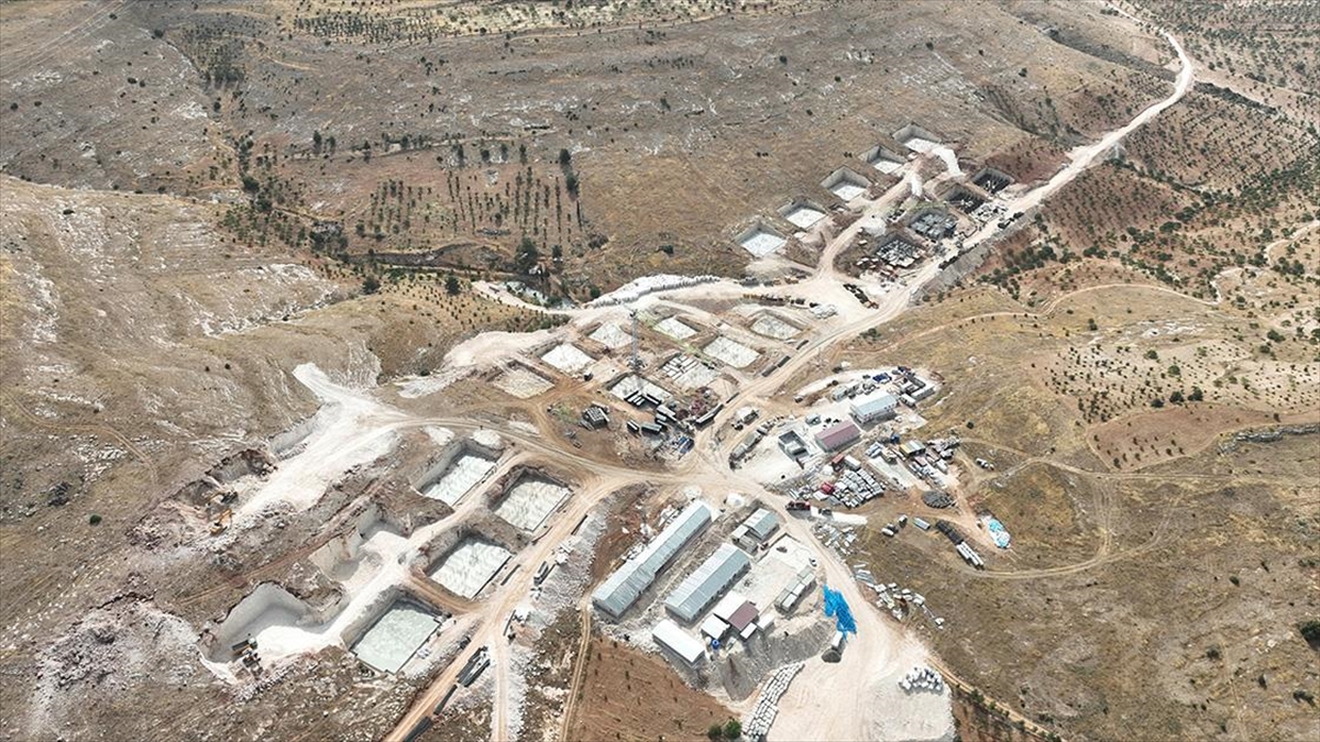 gaziantepin-nizip-ilcesinde-deprem-konutlari-yukseliyor-63wVVtNd.jpg