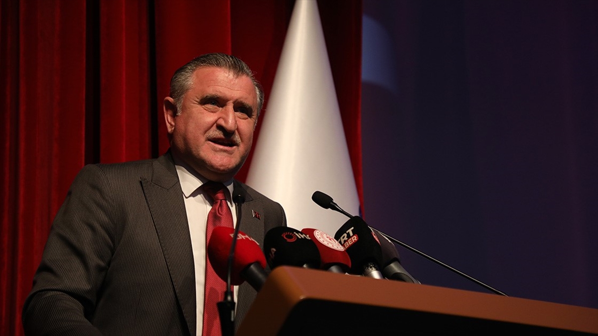 genclik-ve-spor-bakani-bak-avrupa-oyunlarinda-milli-sporculara-guveniyor-b4gOlLpu.jpg