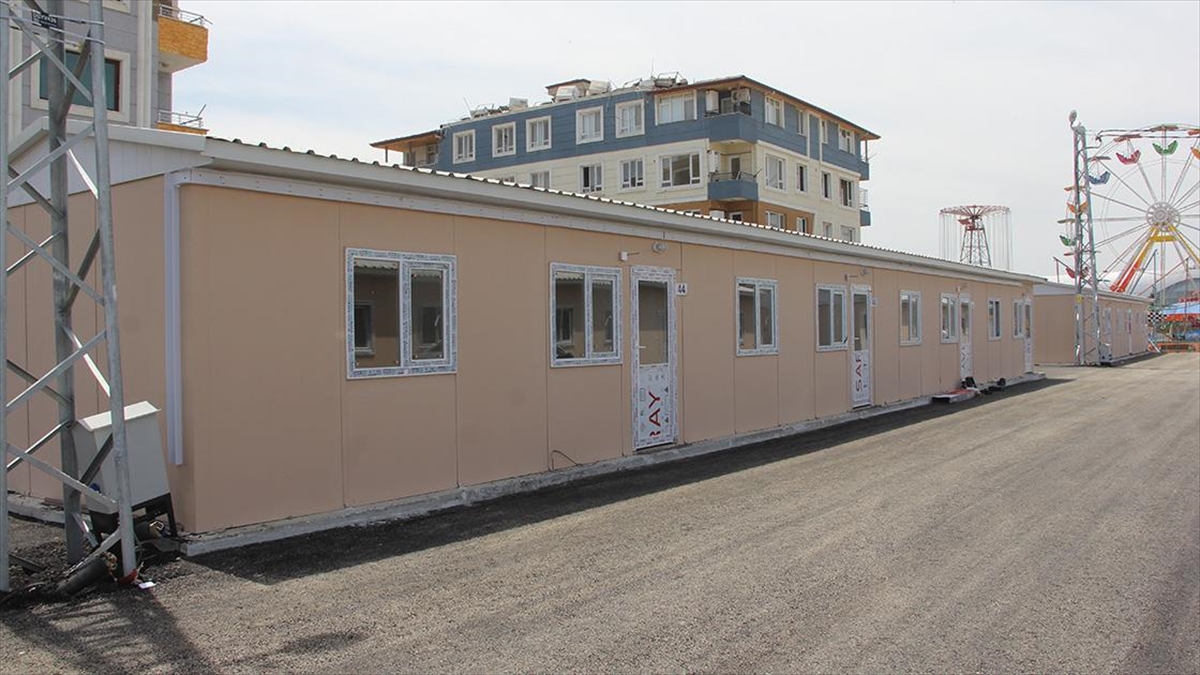 hatayda-yapimi-tamamlanan-200-prefabrik-is-yerinin-anahtari-teslim-edildi-XWKIdjtD.jpg