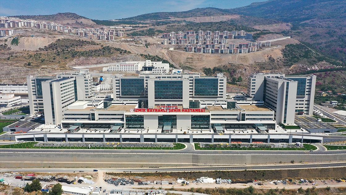 izmir-bayrakli-sehir-hastanesi-hasta-kabulu-icin-gun-sayiyor-OIaH3psN.jpg