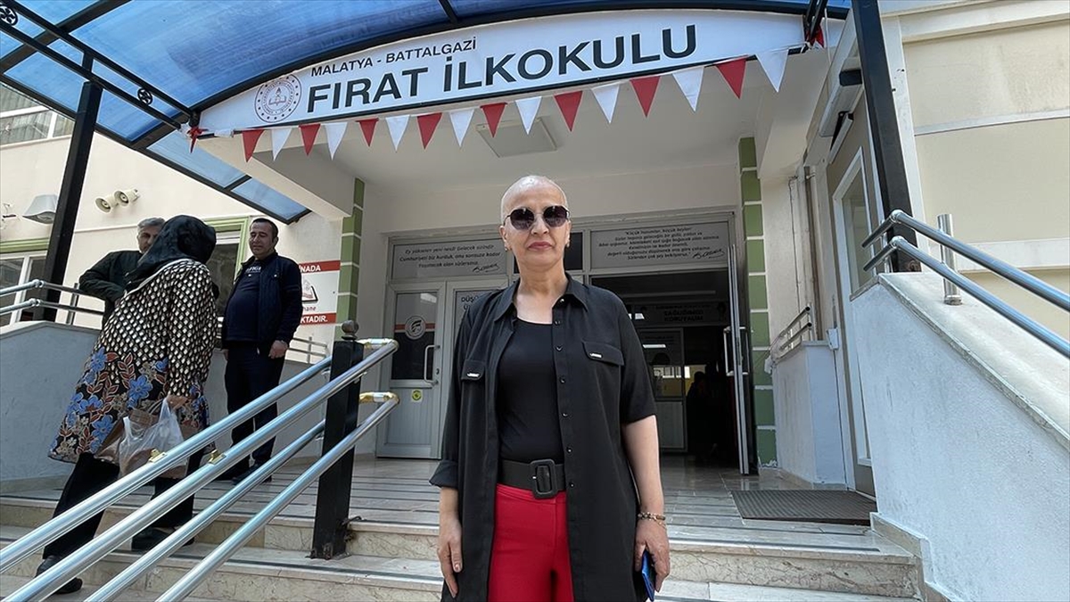 kanser-hastasi-okul-muduru-ogrencileriyle-moral-buluyor-vZTBQkvT.jpg
