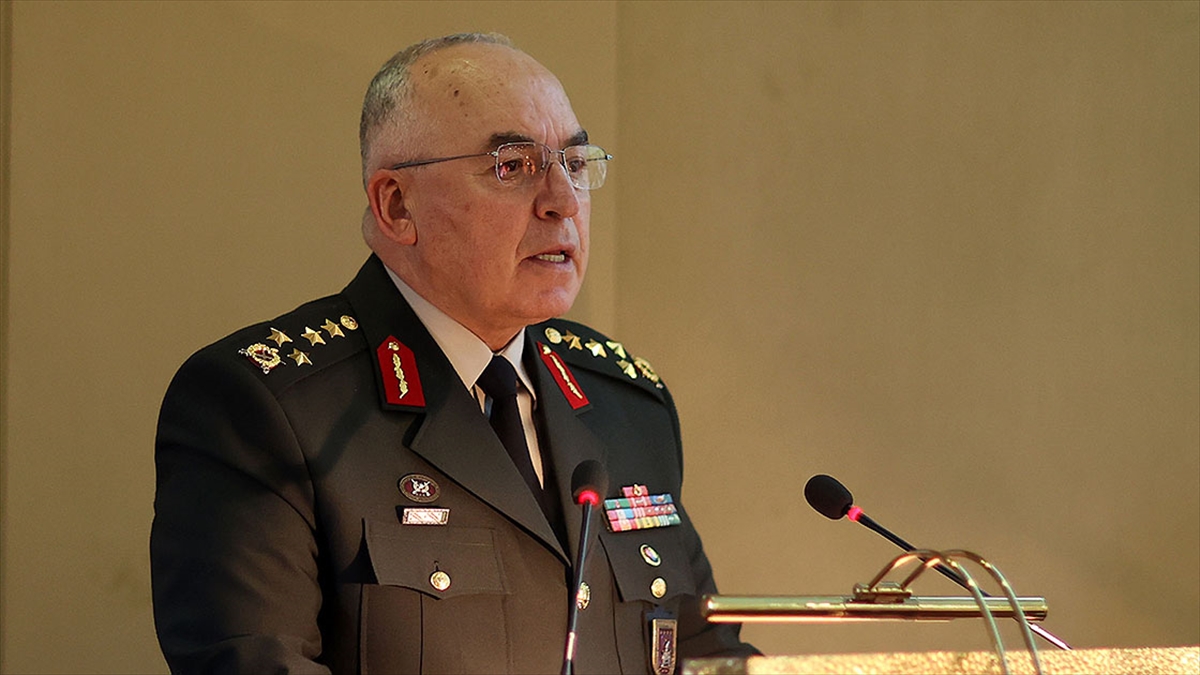 kara-kuvvetleri-komutani-orgeneral-avsever-genelkurmay-baskani-olarak-gorevlendirildi-elVd9Ba1.jpg