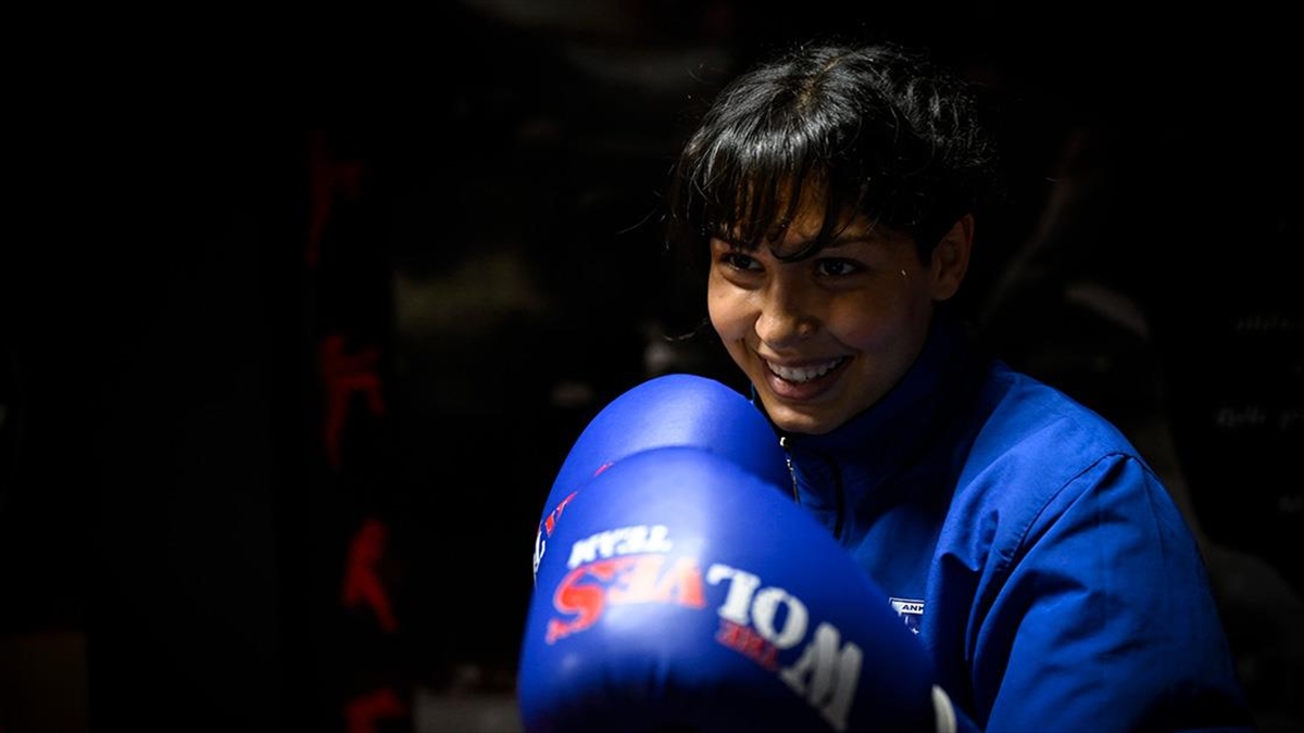 kick-boks-sampiyonu-motosiklet-tamircisi-elif-durulmus-pistlerde-de-zirveyi-hedefliyor-49xqCqlr.jpg