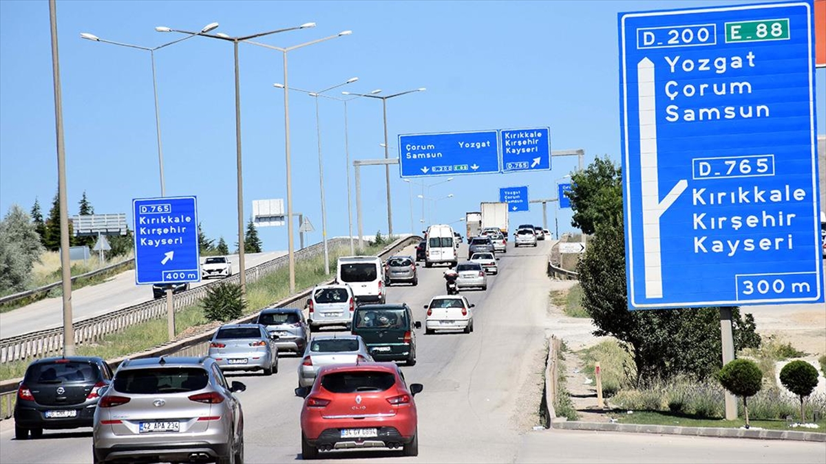 kilit-kavsak-kirikkalede-bayram-oncesi-trafik-yogunlugu-suruyor-W2LvMDxF.jpg