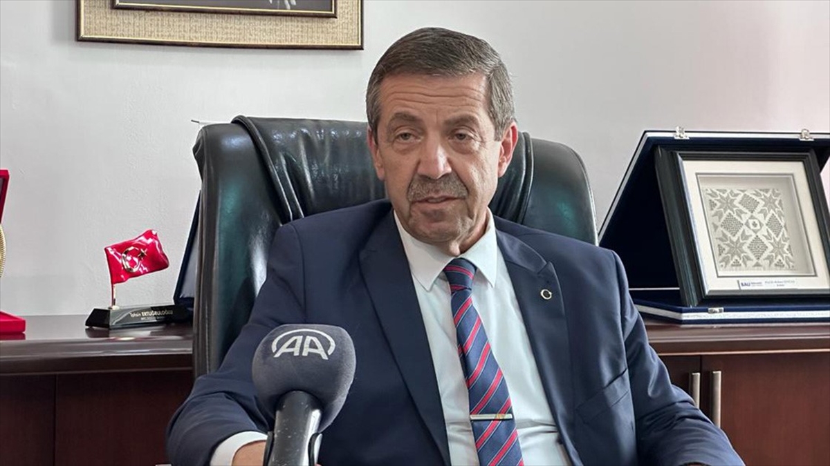 kktc-disisleri-bakani-ertugruloglundan-rumlarin-eoka-aciklamalarina-tepki-Fnkqc4gn.jpg