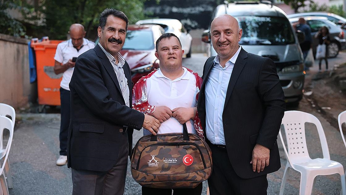 kocaelide-askerlik-hayali-kuran-down-sendromlu-enes-sahinin-istegi-gerceklestirildi-hAyy7ZGs.jpg