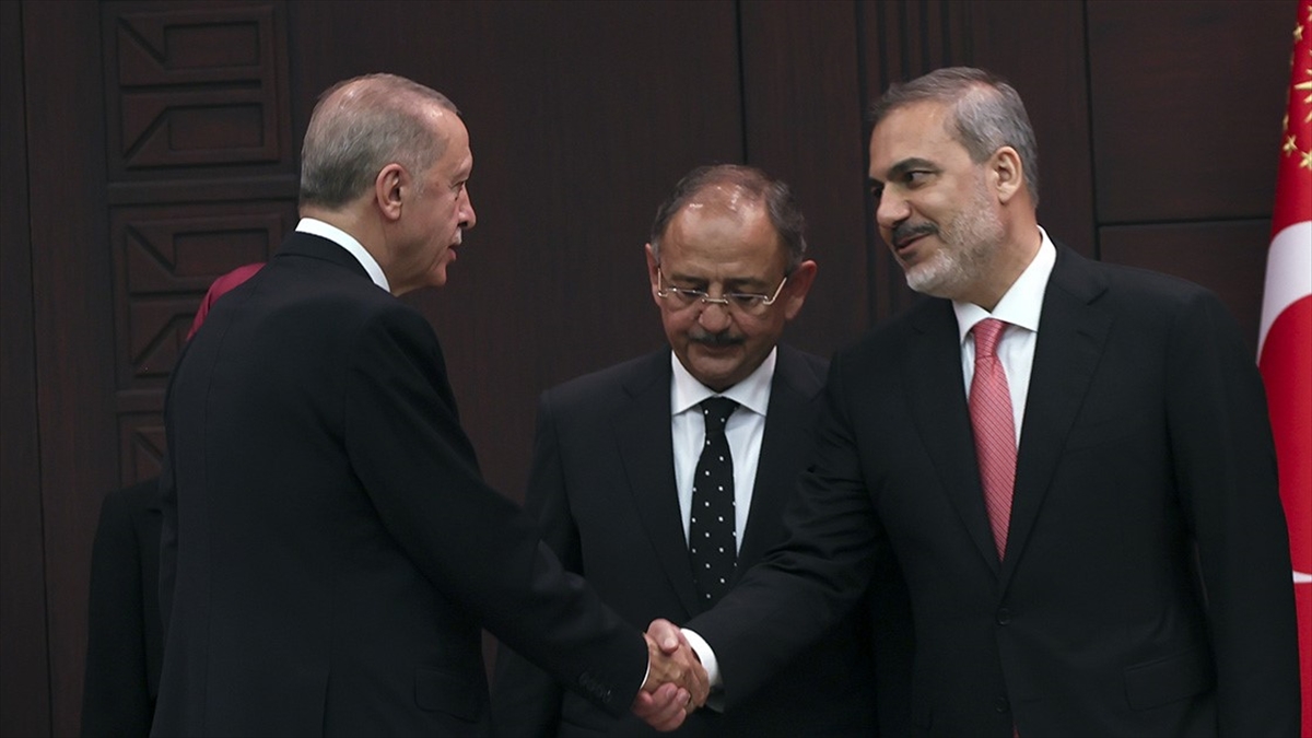 kuba-disisleri-bakani-rodrguez-ve-iran-disisleri-bakani-abdullahiyan-yeni-disisleri-bakani-hakan-fidani-tebrik-etti-3yAebYib.jpg