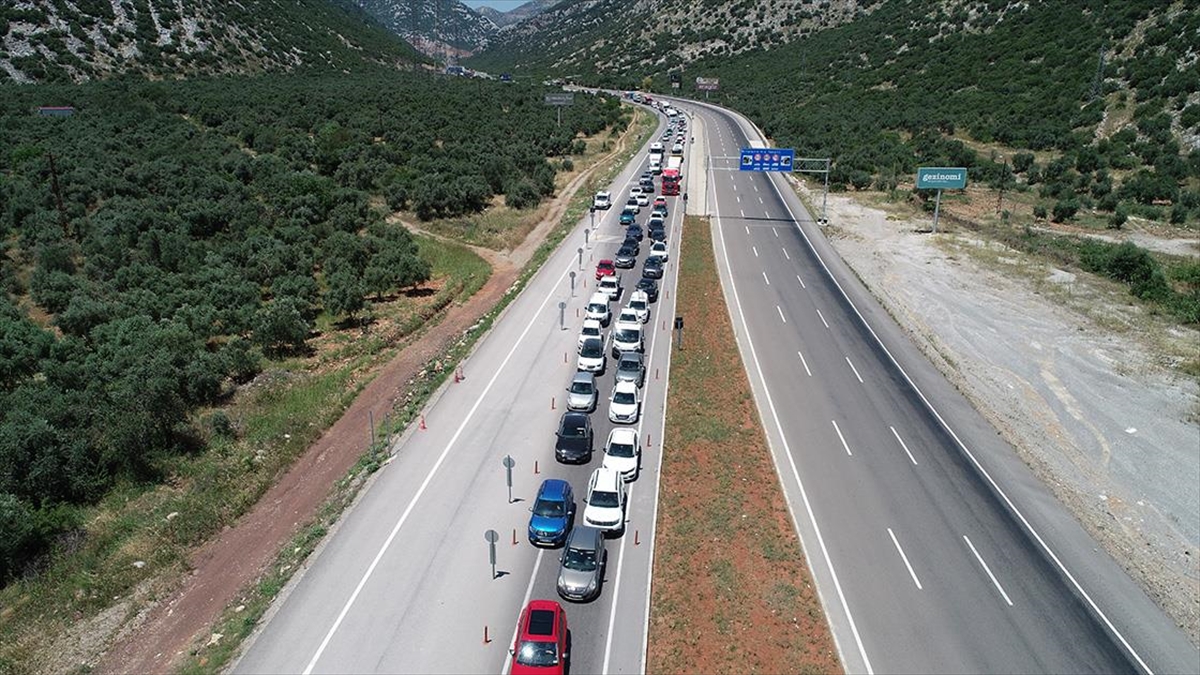 kurban-bayrami-tatili-antalyada-hareketliligi-artirdi-56VvbIzv.jpg