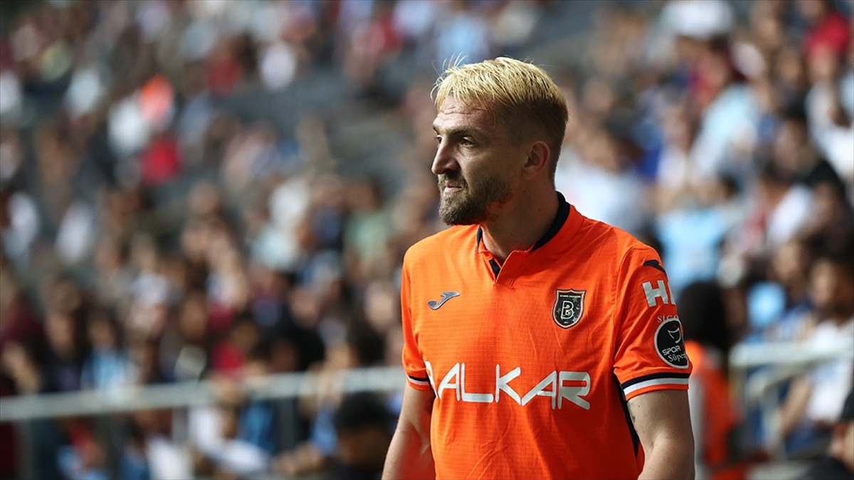 medipol-basaksehir-caner-erkin-ile-yollarini-ayirdi-9Jaq4VdW.jpg