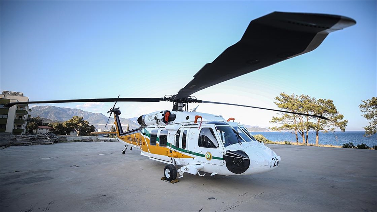 mersinde-konuslandirilan-helikopter-olasi-orman-yanginlarina-nefes-olacak-2pYvtQFi.jpg