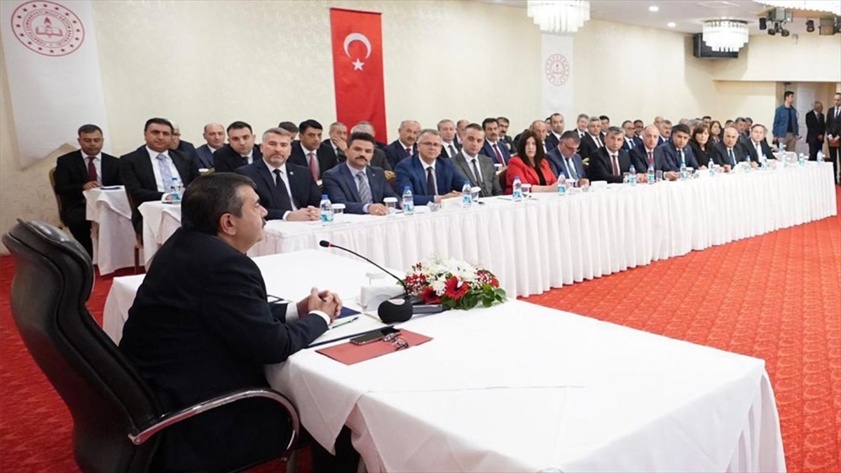 milli-egitim-bakani-tekin-71-ilin-milli-egitim-mudurleriyle-toplanti-yapti-7V1fNvdV.jpg