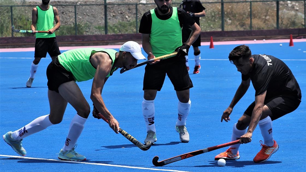 milli-hokeyciler-avrupada-en-ust-seviyeye-ulasmak-icin-calisiyor-AmWzktZA.jpg
