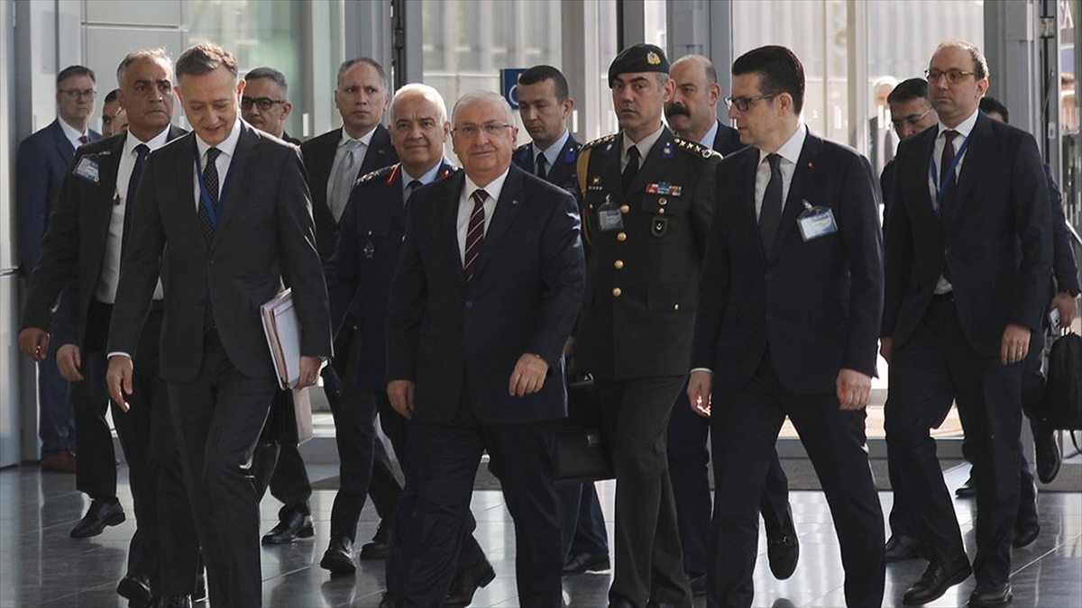 milli-savunma-bakani-guler-ikili-gorusmelerimizde-natonun-acik-kapi-politikasini-destekledigimizi-belirttik-RN2XWyjm.jpg