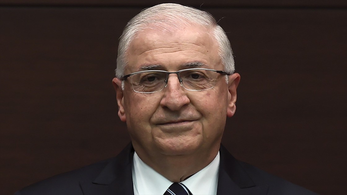 milli-savunma-bakani-guler-yunan-mevkidasi-stefanis-ile-telefonda-gorustu-1sSfLr6i.jpg