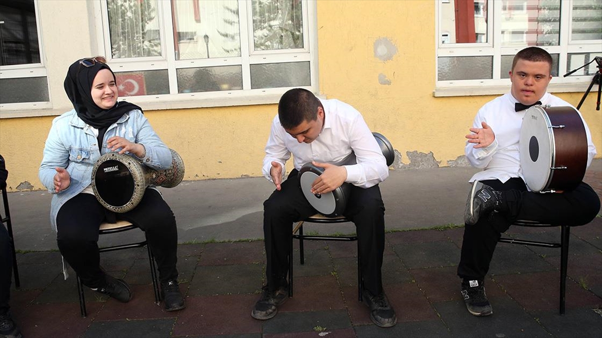 ozel-cocuklar-ritim-tutarak-sosyallesiyor-lDHJO4hZ.jpg