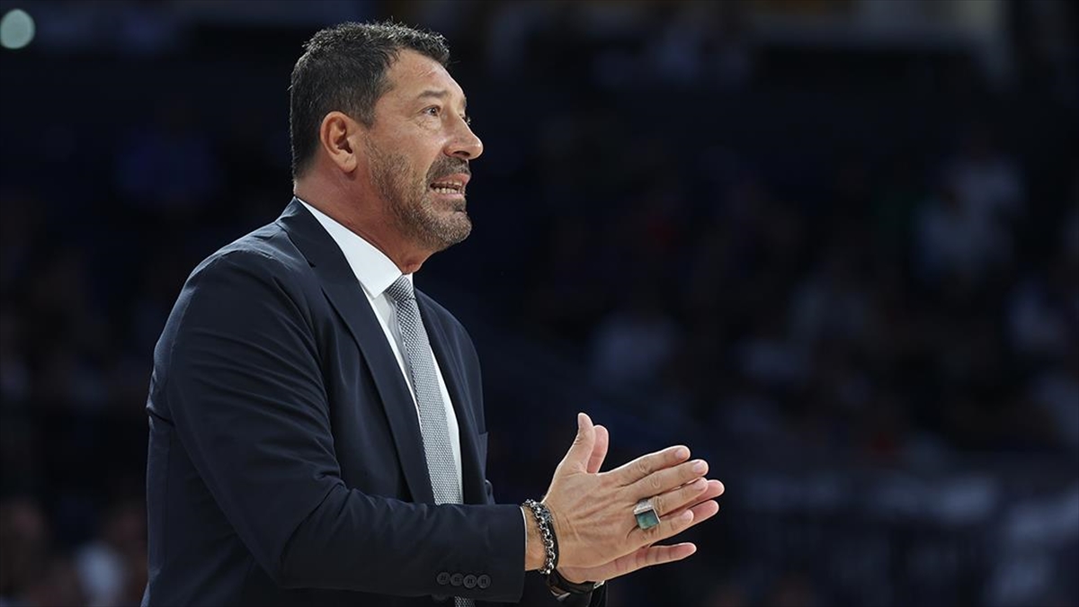 pinar-karsiyaka-basantrenoru-ufuk-sarica-anadolu-efes-macini-degerlendirdi-KSSyQVEU.jpg