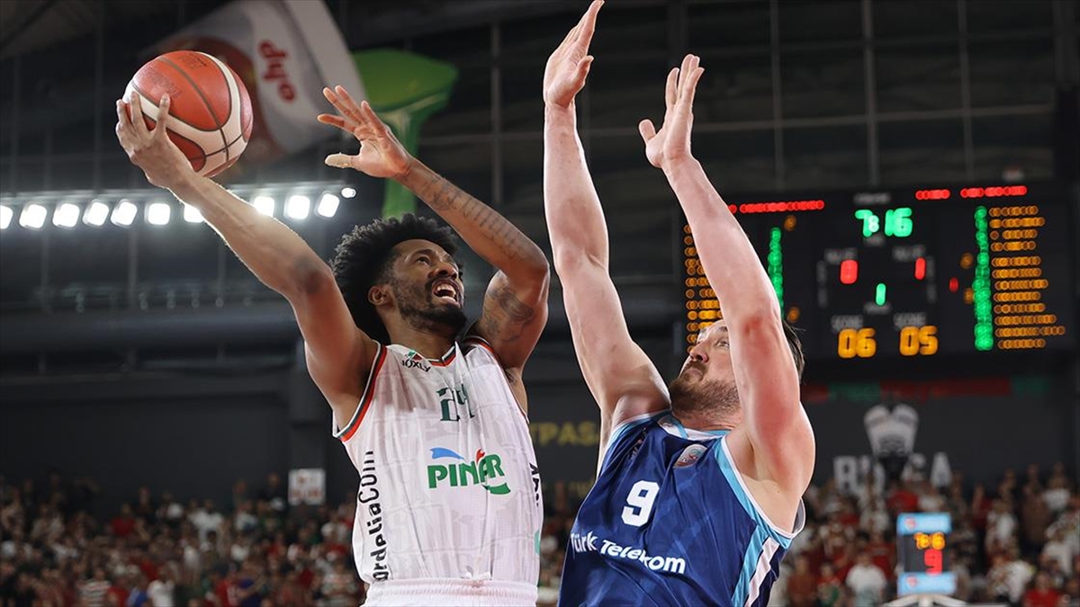 pinar-karsiyaka-basketbol-super-liginde-4-kez-play-off-finaline-yukseldi-PzDfDfJb.jpg