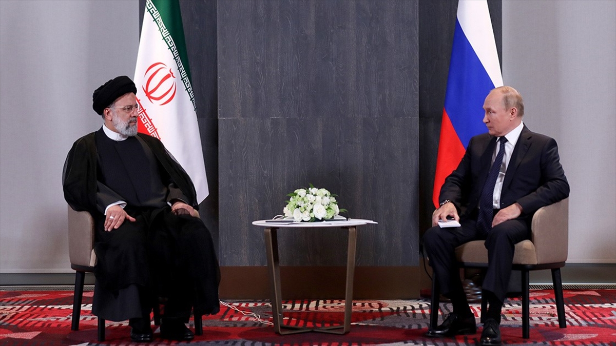 putin-iran-cumhurbaskani-reisi-ile-rusyada-24-haziranda-yasananlari-gorustu-61eTXF2U.jpg